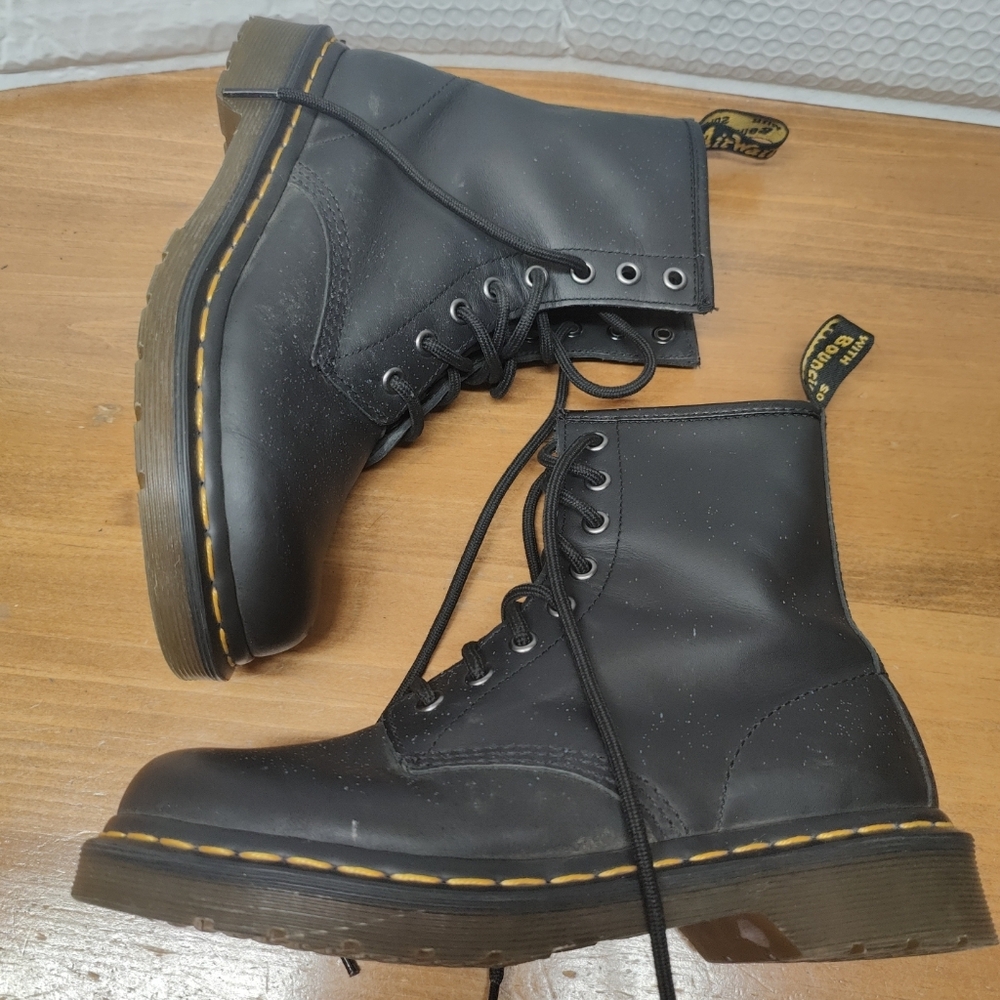 Dr. Martens 1460 Smooth Leather Lace Up Boots Womens Size 7